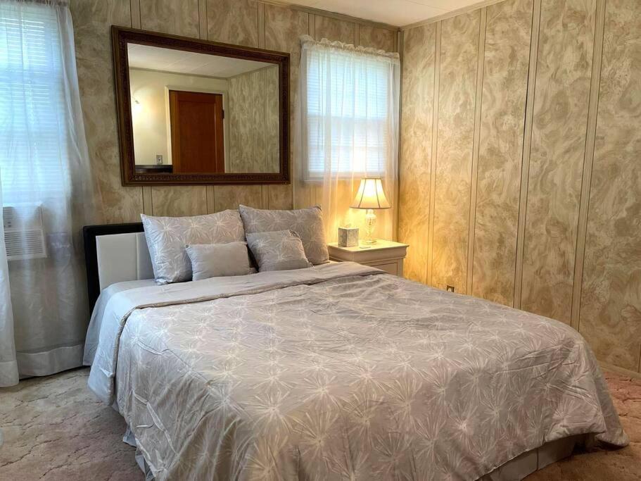 Entire Home In Buffalo - 6 Guests 3 Bedroom 1 Bath - Convenient Location - 25Min To Niagara Falls Exterior foto