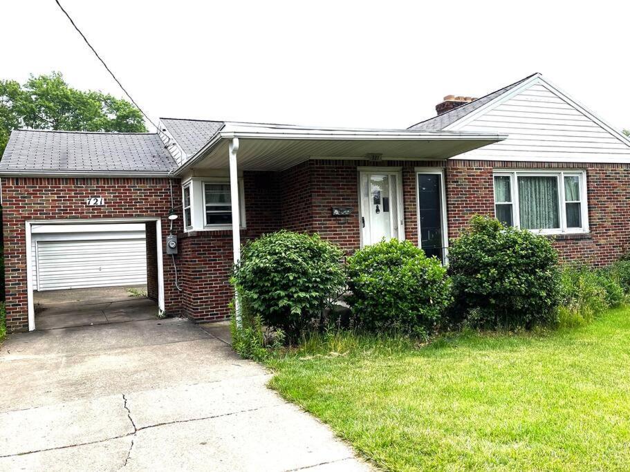Entire Home In Buffalo - 6 Guests 3 Bedroom 1 Bath - Convenient Location - 25Min To Niagara Falls Exterior foto